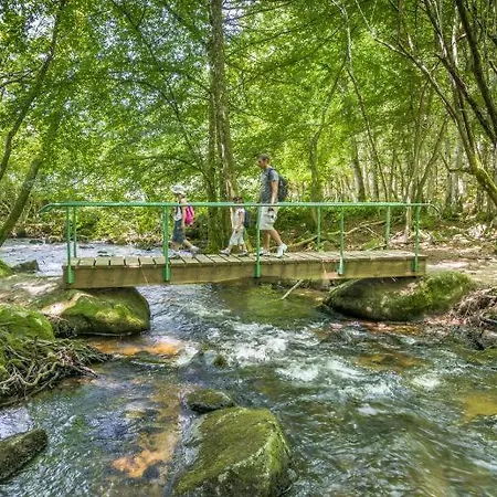 En Auvergne Le Ruisseau Apartamento *